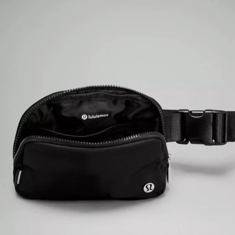 LULULEMON Everywhere Belt Bag – Black 1L, Extended Strap, NWT - Picture 4 of 11